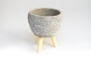 Miska na dřevěných nožkách