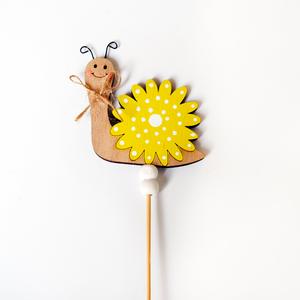 Šnek dřevěný žlutý